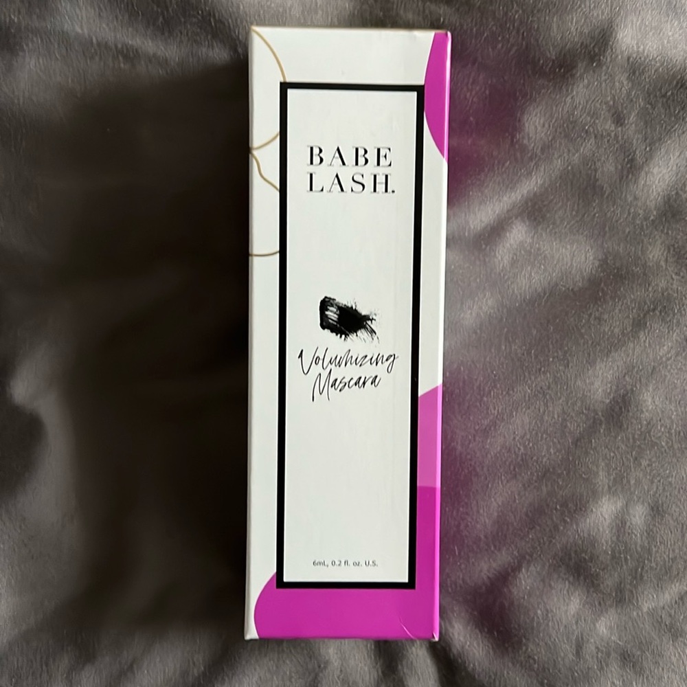 Babe Lash Volumizing Mascara Black